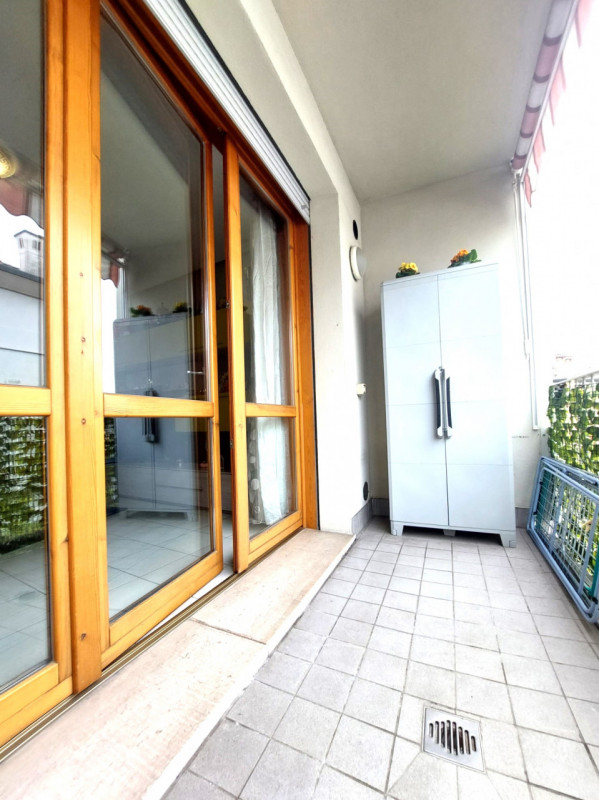 CSC143;Situato nel cuore pulsante del paese, al primo piano di un contesto servito da ascensore, ...