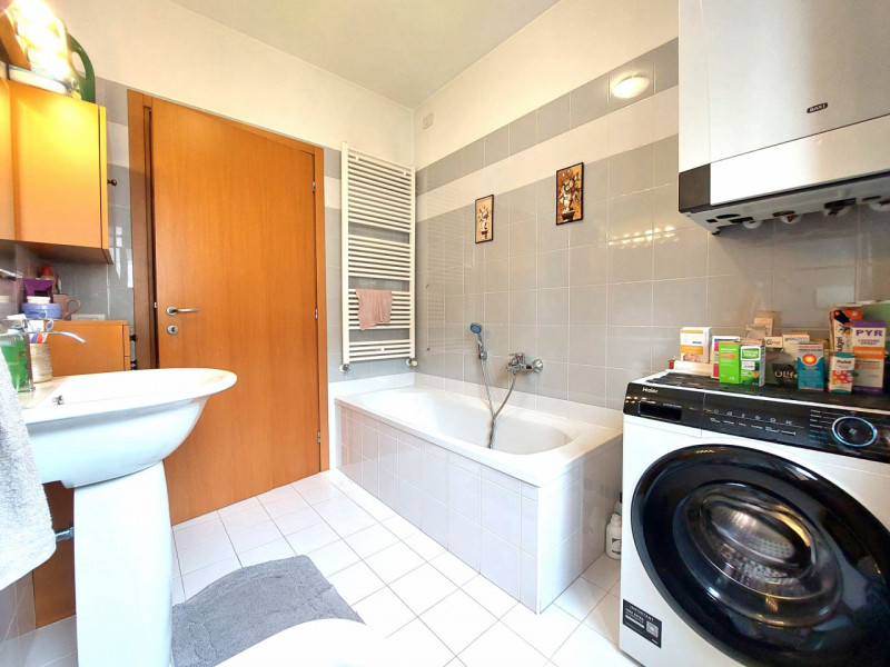 CSC143;Situato nel cuore pulsante del paese, al primo piano di un contesto servito da ascensore, ...