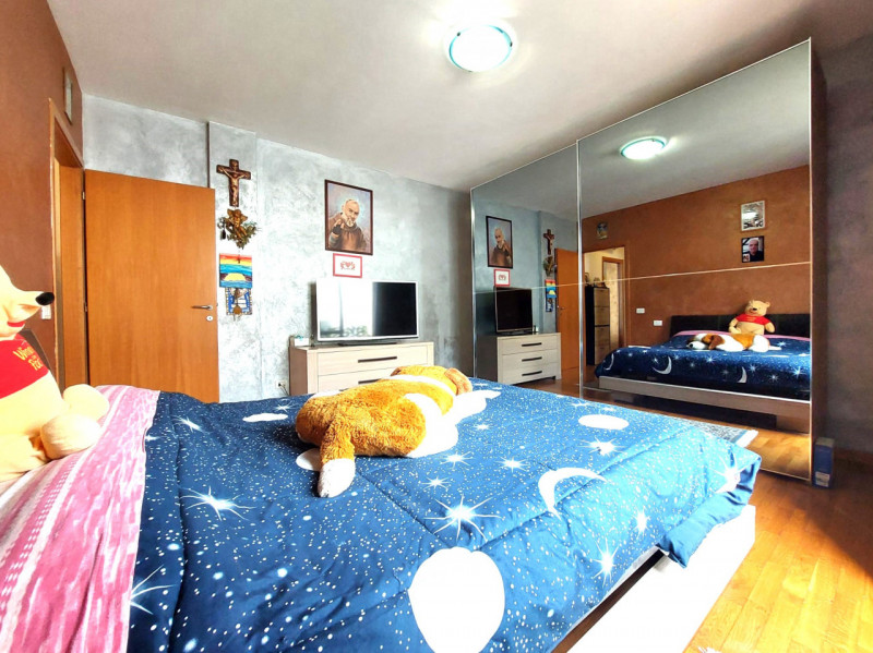 CSC143;Situato nel cuore pulsante del paese, al primo piano di un contesto servito da ascensore, ...