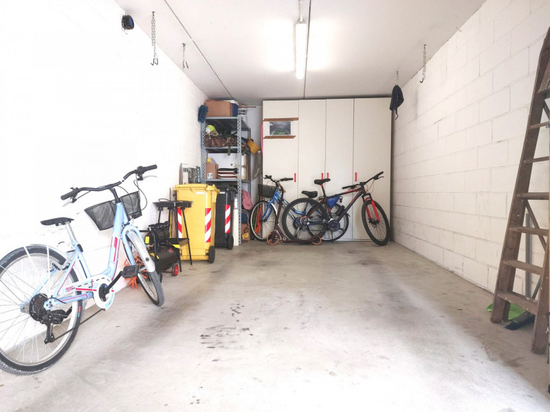 CSC143;Situato nel cuore pulsante del paese, al primo piano di un contesto servito da ascensore, ...