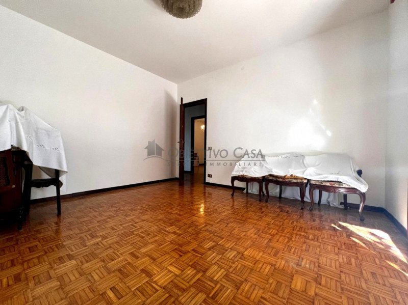 PD319 - Proponiamo in vendita un luminoso appartamento di ampie metrature, in quartiere Forcellin...