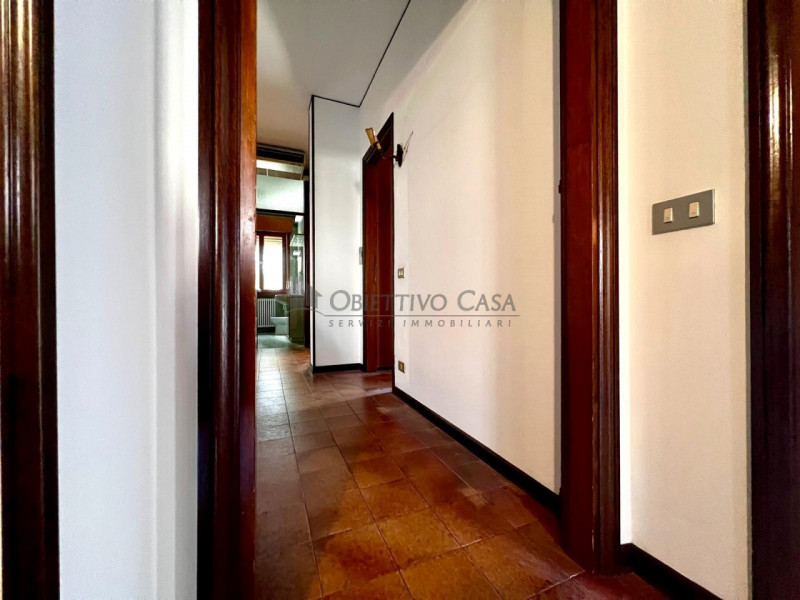 PD319 - Proponiamo in vendita un luminoso appartamento di ampie metrature, in quartiere Forcellin...