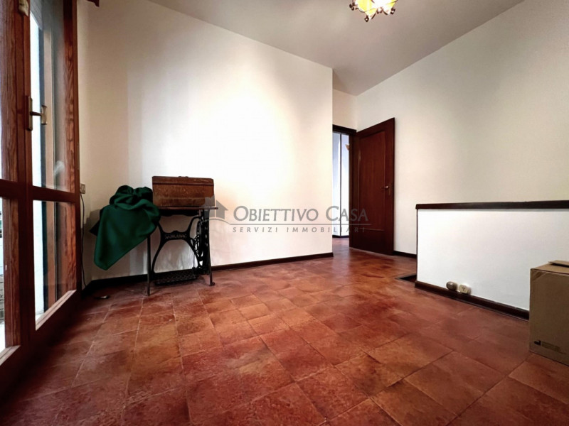 PD319 - Proponiamo in vendita un luminoso appartamento di ampie metrature, in quartiere Forcellin...