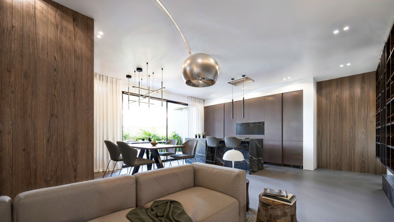 Presentiamo un elegante appartamento in vendita, situato all'interno di un moderno condominio com...