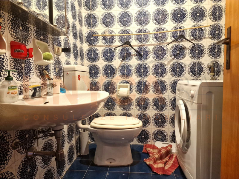 ALBIGNASEGO – All’interno di un residence composto da una palazzina suddivisa in due vani scala d...