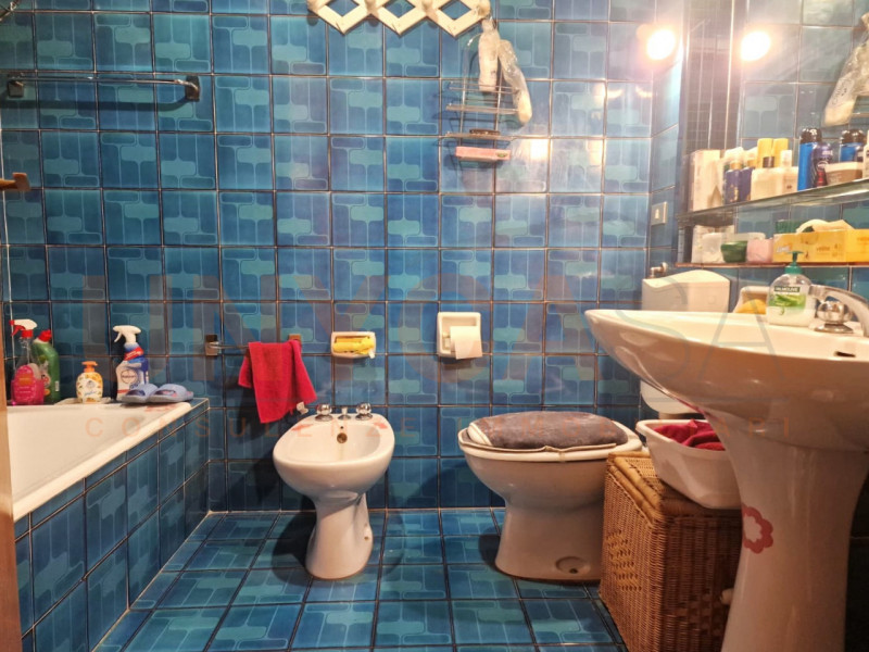 ALBIGNASEGO – All’interno di un residence composto da una palazzina suddivisa in due vani scala d...