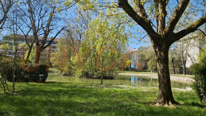 ALBIGNASEGO – All’interno di un residence composto da una palazzina suddivisa in due vani scala d...