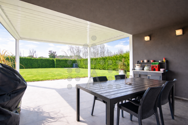 Questa proprietà, costruita nel 2015 al confine tra Padova e Abano Terme, è situata in una zona r...