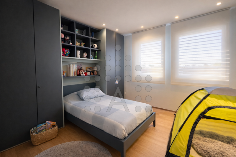 Questa proprietà, costruita nel 2015 al confine tra Padova e Abano Terme, è situata in una zona r...