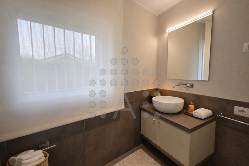 Questa proprietà, costruita nel 2015 al confine tra Padova e Abano Terme, è situata in una zona r...