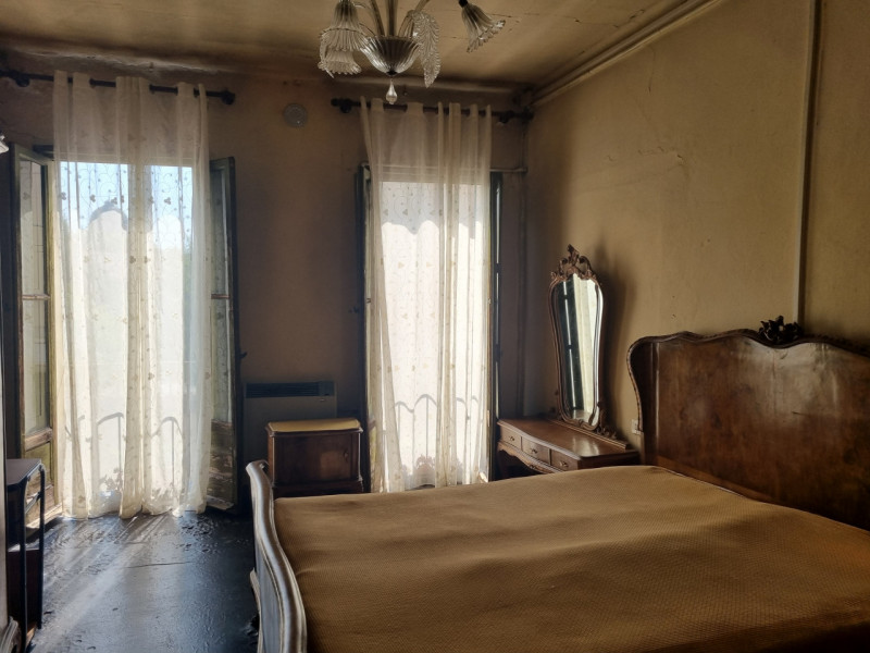 Nel centro storico di Este, questo affascinante palazzo terratetto è un'opportunità per chi cerca...