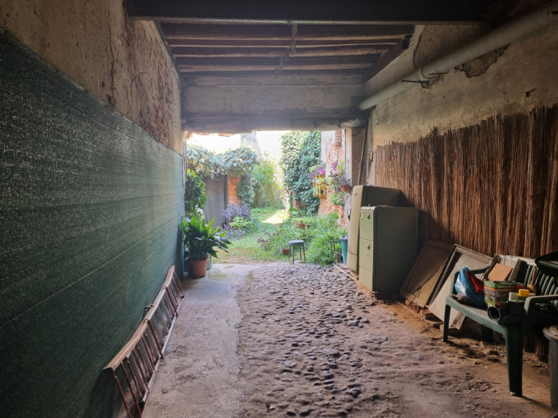 Nel centro storico di Este, questo affascinante palazzo terratetto è un'opportunità per chi cerca...