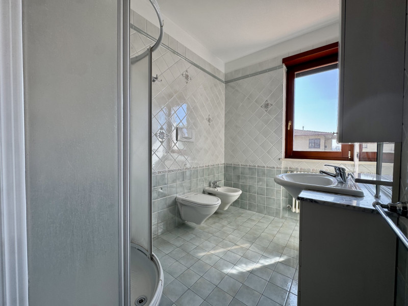 Carrè - Casa a schiera con terrazzone - Euro 236.000


Trattativa riservata Unica Immobiliare - Z...