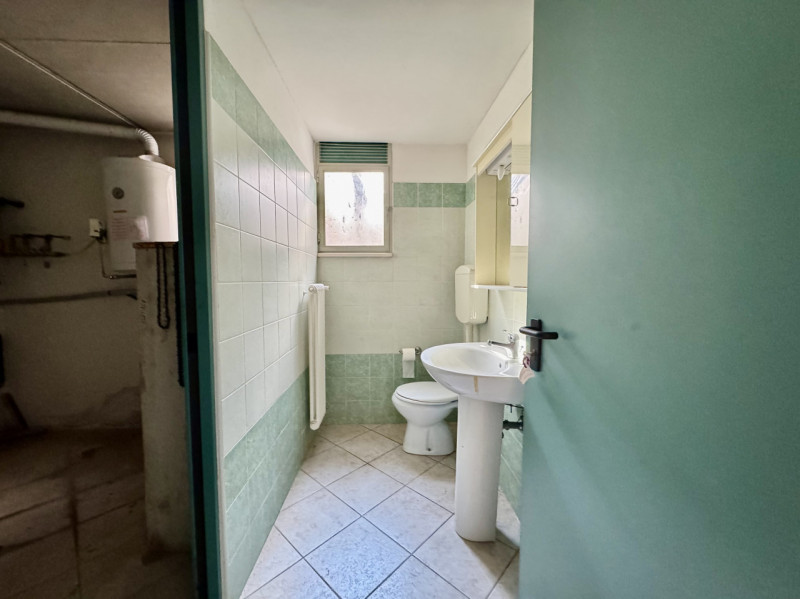 Carrè - Casa a schiera con terrazzone - Euro 236.000


Trattativa riservata Unica Immobiliare - Z...