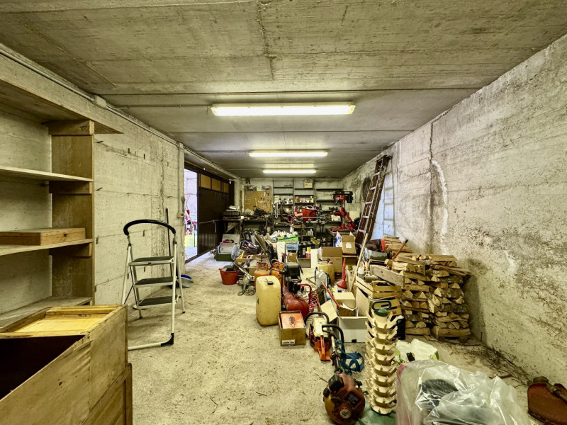 Carrè - Casa a schiera con terrazzone - Euro 236.000


Trattativa riservata Unica Immobiliare - Z...