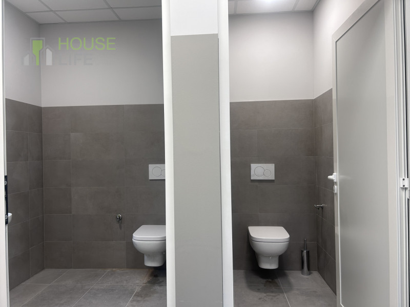 SCHIO - Z.I: CAPANNONE INDUSTRIALE RISTRUTTURATO A NUOVO di circa mq 700 circa H 7,50, con impian...