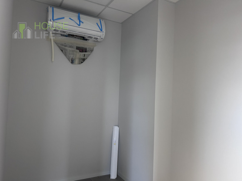 SCHIO - Z.I: CAPANNONE INDUSTRIALE RISTRUTTURATO A NUOVO di circa mq 700 circa H 7,50, con impian...