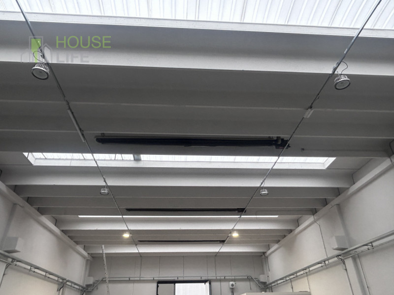 SCHIO - Z.I: CAPANNONE INDUSTRIALE RISTRUTTURATO A NUOVO di circa mq 700 circa H 7,50, con impian...