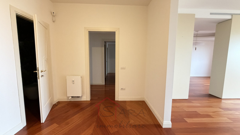 PADOVA – CENTRO STORICO

Nel cuore di Padova, in Corso Milano, proponiamo in vendita un elegante ...