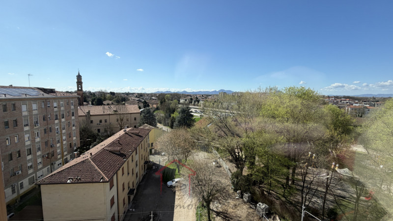 PADOVA – CENTRO STORICO

Nel cuore di Padova, in Corso Milano, proponiamo in vendita un elegante ...