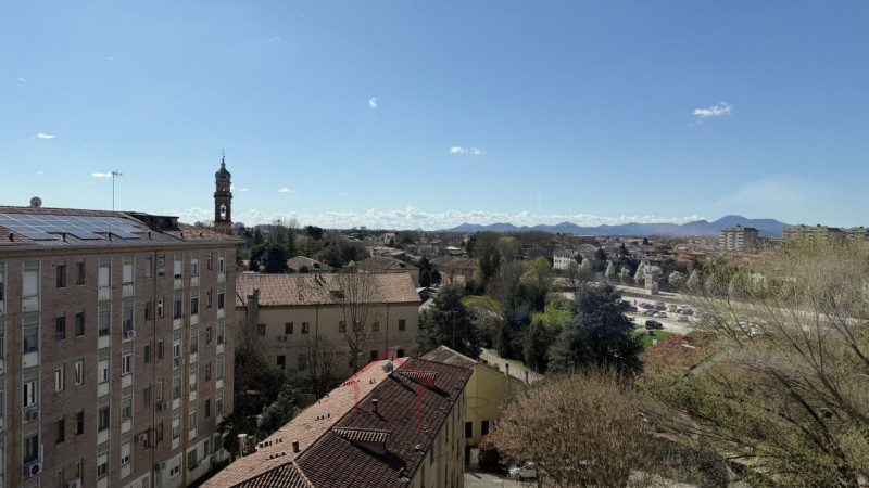 PADOVA – CENTRO STORICO

Nel cuore di Padova, in Corso Milano, proponiamo in vendita un elegante ...
