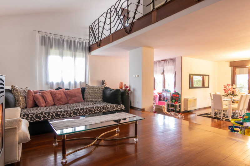 In una delle zone più tranquille e verdi di Montegrotto, proponiamo in vendita una soluzione idea...