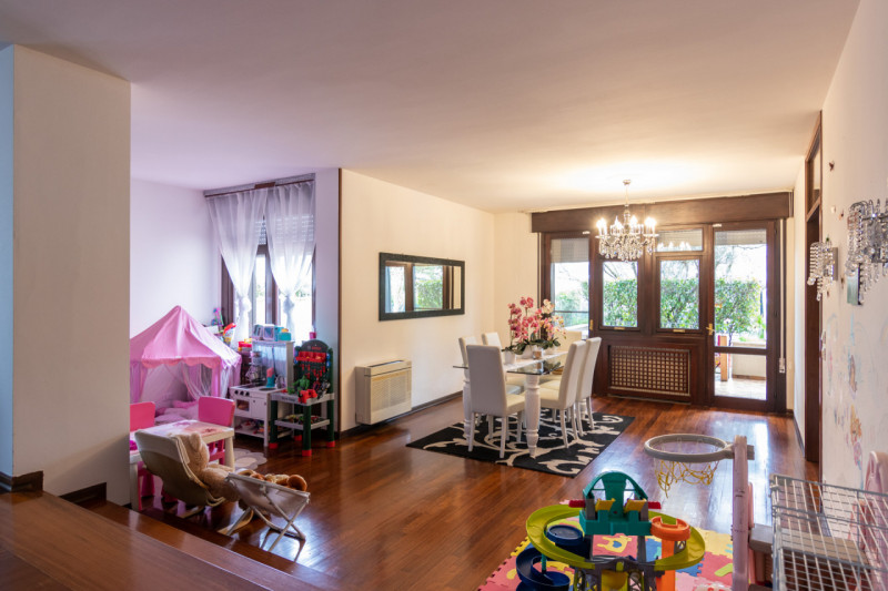 In una delle zone più tranquille e verdi di Montegrotto, proponiamo in vendita una soluzione idea...