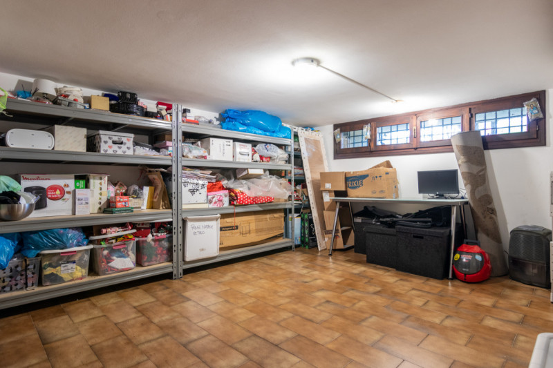 In una delle zone più tranquille e verdi di Montegrotto, proponiamo in vendita una soluzione idea...