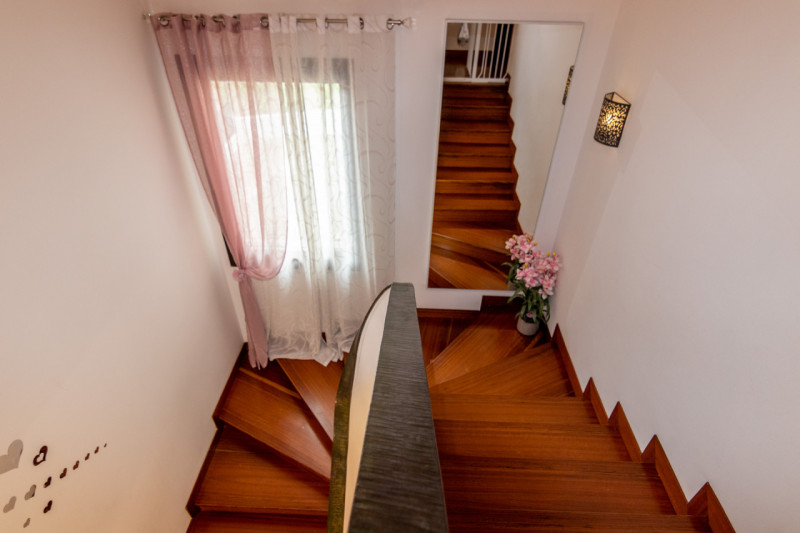 In una delle zone più tranquille e verdi di Montegrotto, proponiamo in vendita una soluzione idea...