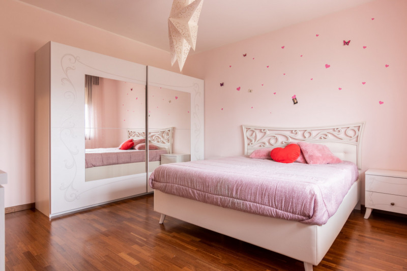 In una delle zone più tranquille e verdi di Montegrotto, proponiamo in vendita una soluzione idea...