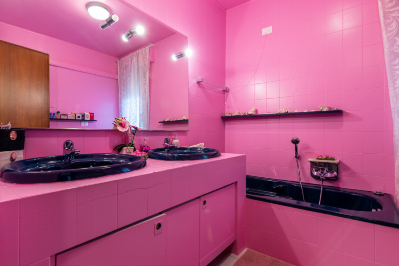 In una delle zone più tranquille e verdi di Montegrotto, proponiamo in vendita una soluzione idea...