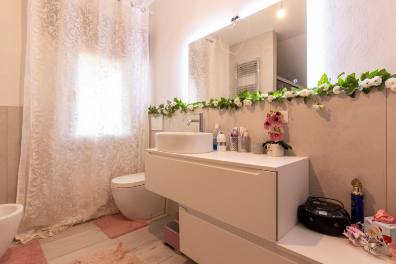 In una delle zone più tranquille e verdi di Montegrotto, proponiamo in vendita una soluzione idea...