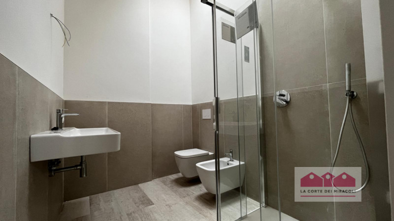 DISPONIBILE DA META' APRILE - ISOLA VICENTINA: TRICAMERE RISTRUTTURATO COMPOSTO DA SOGGIORNO CON ...