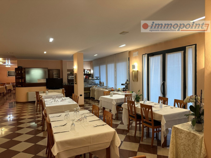 Storico albergo/ristorante sito in prossimità del centro storico di Bassano del Grappa.
Lo stabil...