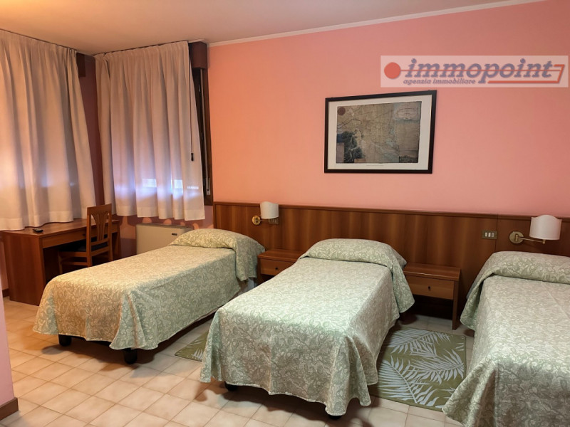 Storico albergo/ristorante sito in prossimità del centro storico di Bassano del Grappa.
Lo stabil...