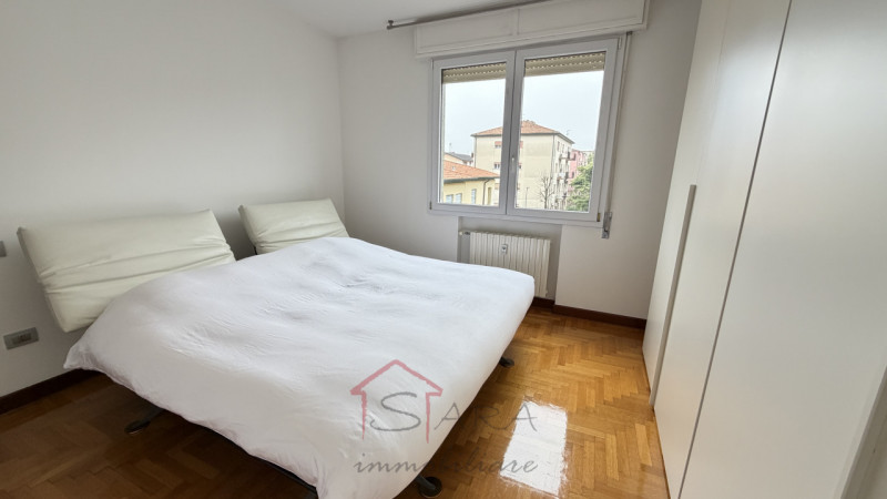 PADOVA – ARCELLA / SANTISSIMA TRINITÀ | APPARTAMENTO CON GARAGE E POGGIOLO

Sara Immobiliare prop...