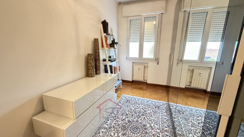 PADOVA – ARCELLA / SANTISSIMA TRINITÀ | APPARTAMENTO CON GARAGE E POGGIOLO

Sara Immobiliare prop...