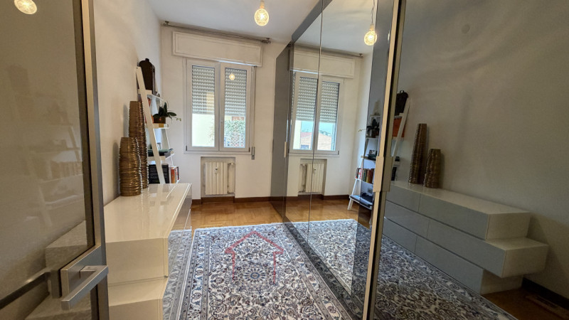 PADOVA – ARCELLA / SANTISSIMA TRINITÀ | APPARTAMENTO CON GARAGE E POGGIOLO

Sara Immobiliare prop...