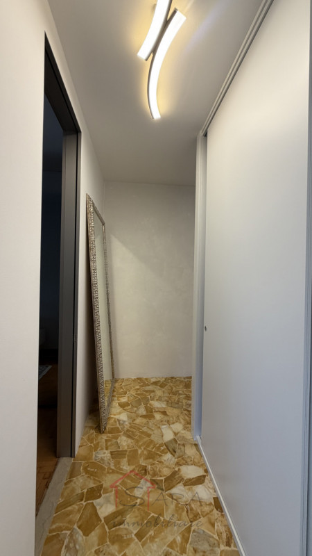 PADOVA – ARCELLA / SANTISSIMA TRINITÀ | APPARTAMENTO CON GARAGE E POGGIOLO

Sara Immobiliare prop...