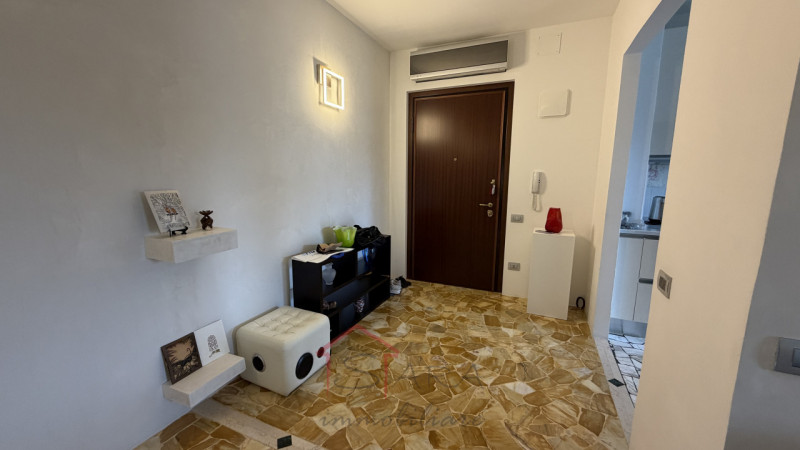 PADOVA – ARCELLA / SANTISSIMA TRINITÀ | APPARTAMENTO CON GARAGE E POGGIOLO

Sara Immobiliare prop...