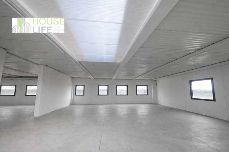 CARRE' - Z.I: CAPANNONE ARTIGIANALE - INDUSTRIALE di circa mq 800 circa H 6.00 mt sotto trave, co...