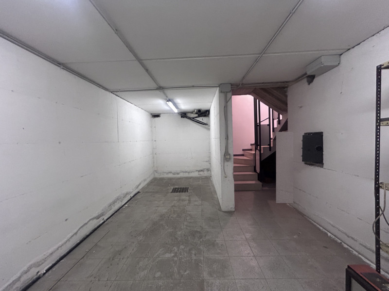 CARRE' - Z.I: CAPANNONE ARTIGIANALE - INDUSTRIALE di circa mq 800 circa H 6.00 mt sotto trave, co...