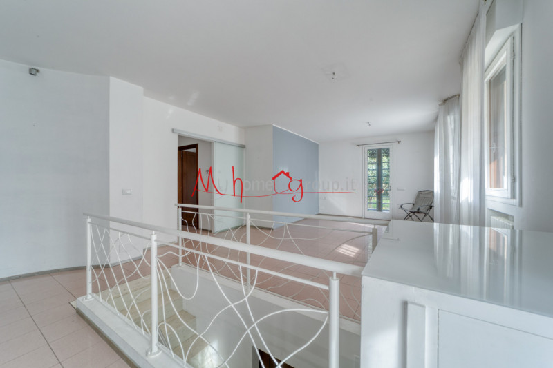 ABANO TERME - In zona interna e tranquilla, vicino al Policlinico di Abano Terme, proponiamo in e...