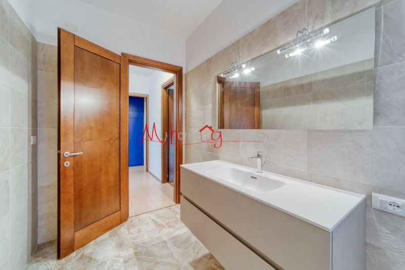 ABANO TERME - In zona interna e tranquilla, vicino al Policlinico di Abano Terme, proponiamo in e...