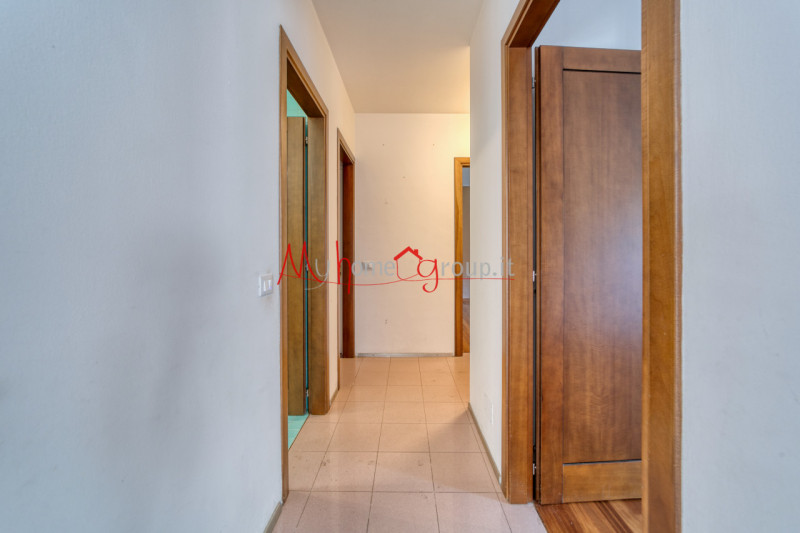 ABANO TERME - In zona interna e tranquilla, vicino al Policlinico di Abano Terme, proponiamo in e...