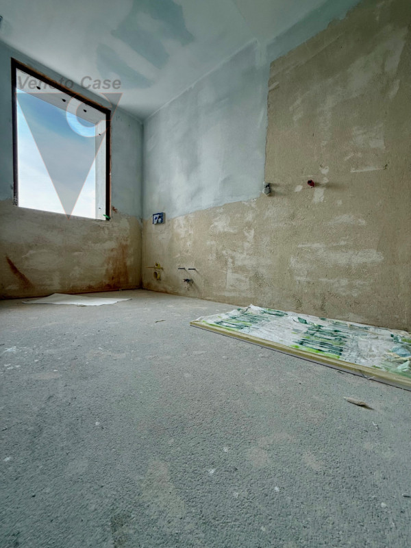 Nella zona di Casone, località a cavallo tra i comuni di Legnaro e Saonara, comodi ad autostrada,...