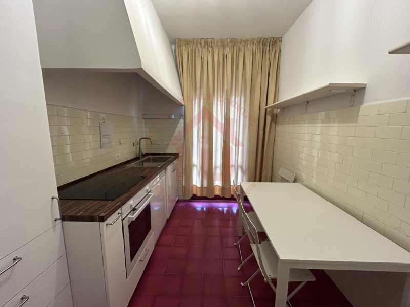 RIF: FR123 PADOVA - PADOVA CENTRO proponiamo in locazione elegante appartamento arredato, nel cen...