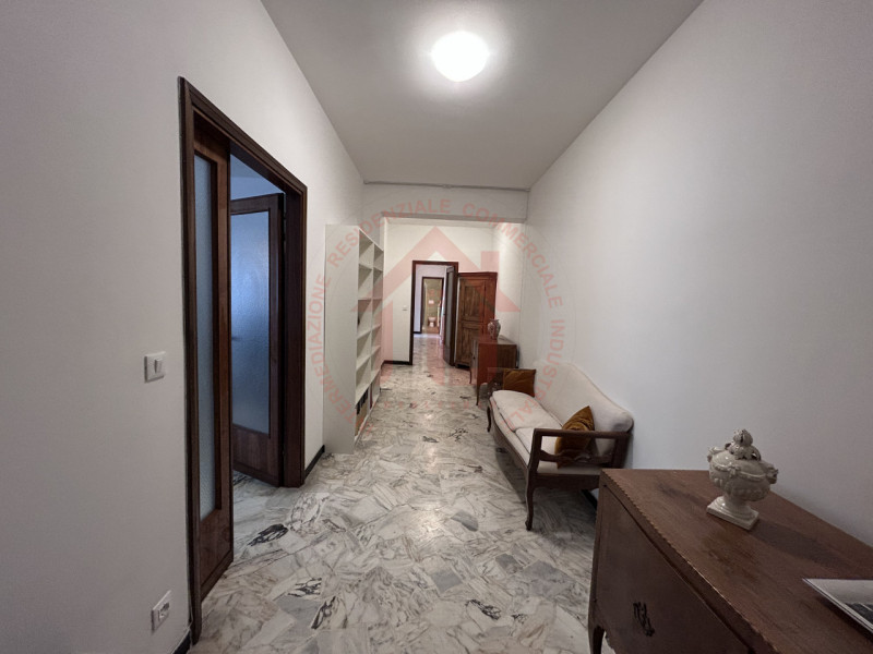 RIF: FR123 PADOVA - PADOVA CENTRO proponiamo in locazione elegante appartamento arredato, nel cen...