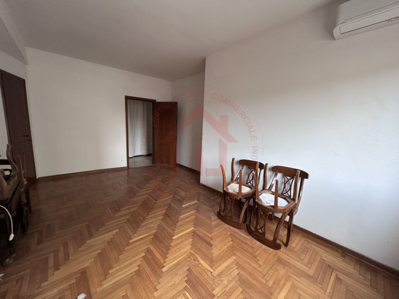 RIF: FR123 PADOVA - PADOVA CENTRO proponiamo in locazione elegante appartamento arredato, nel cen...