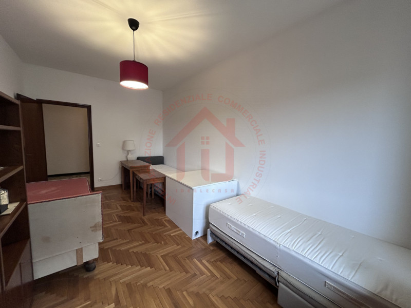 RIF: FR123 PADOVA - PADOVA CENTRO proponiamo in locazione elegante appartamento arredato, nel cen...